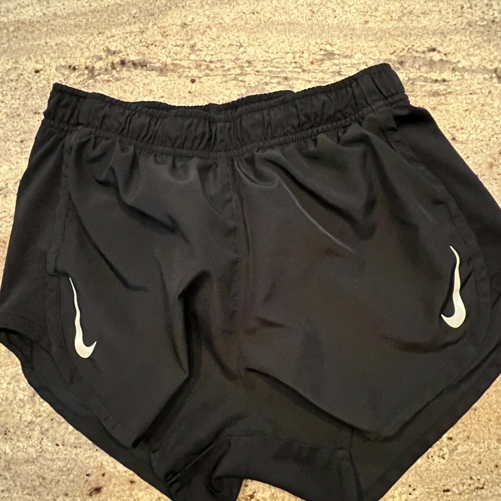 Women’s XS Nike Fast Tempo Shorts